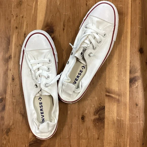 Converse Women’s White and Red Sneakers - Picture 1 of 4